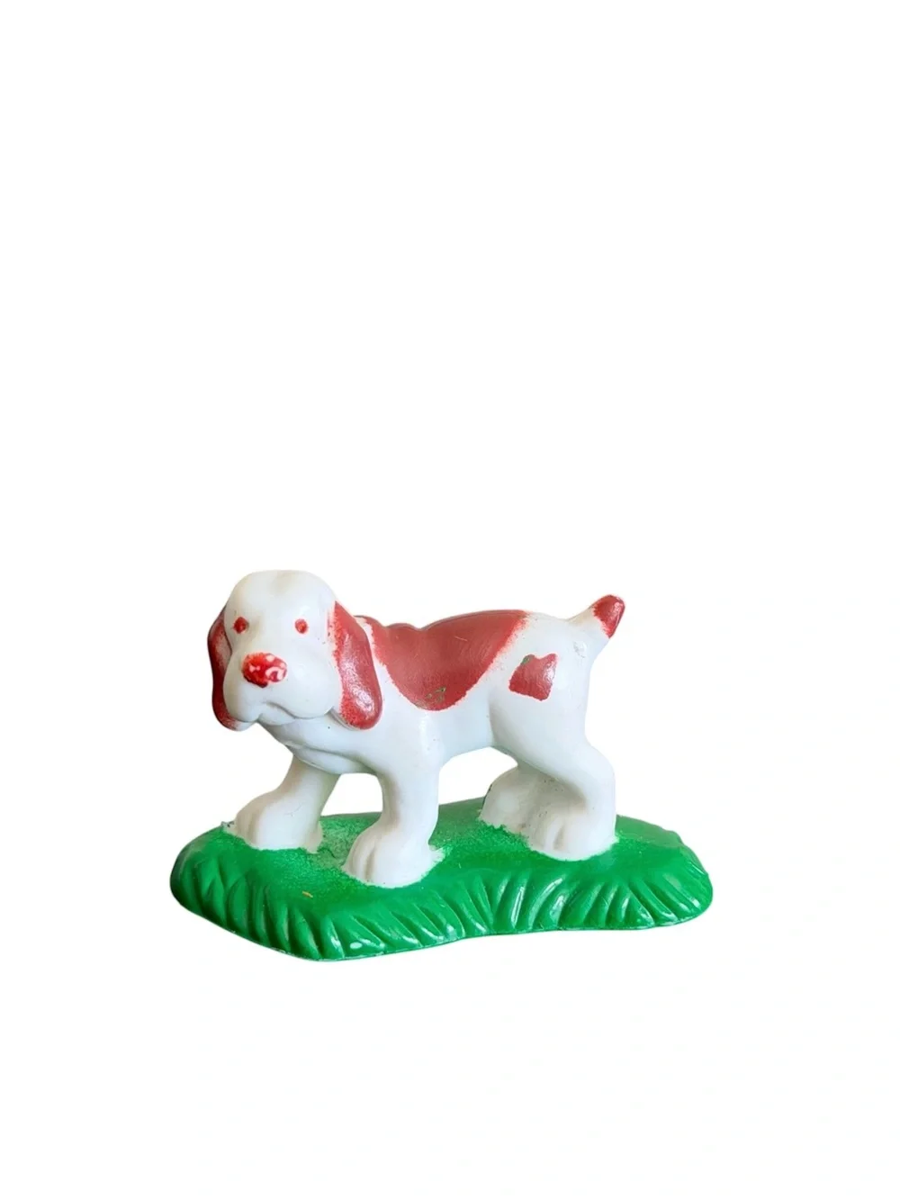Lincoln Logs Brown White Puppy Dog Toy Figure Green Grass 2 Inch Vintage